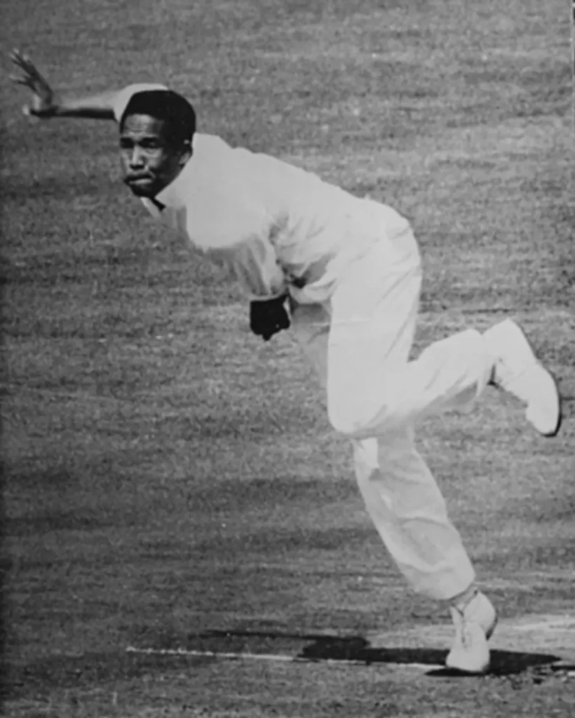 Sir Gary Sobers bowling Sir Gary Sobers bowling
